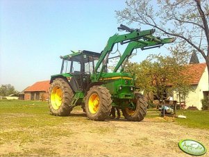 John Deere 3040