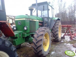 John Deere 3040