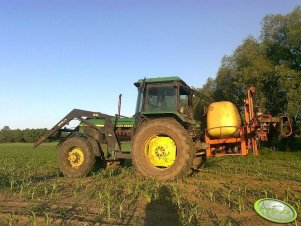 John Deere 3050 + opryskiwacz