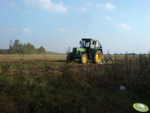 John Deere 3130