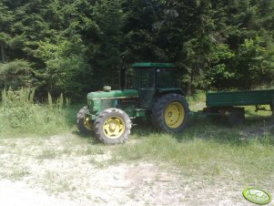 John Deere 3140