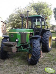 John Deere 3140