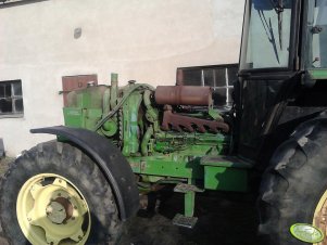 John Deere 3140