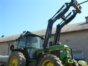 John Deere 3140