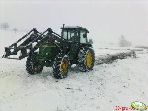 John Deere 3140