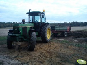 John Deere 3140