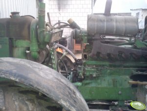 John Deere 3140