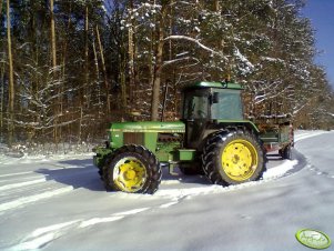 John Deere 3140 