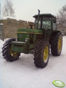 John Deere 3140 