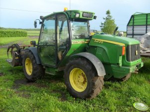 John Deere 3200