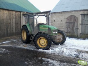 John Deere 3300