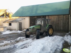 John Deere 3300