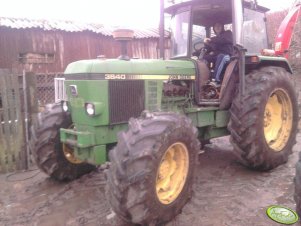 John Deere 3640