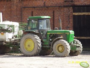 John Deere 4050