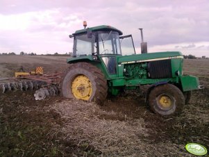 John Deere 4230