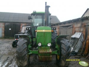 John Deere 4240s