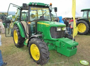 John Deere 5055E