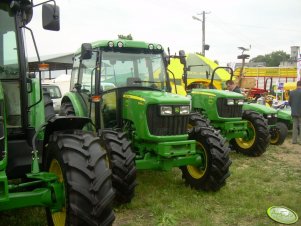 John Deere 5065e