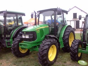 John Deere 5070m