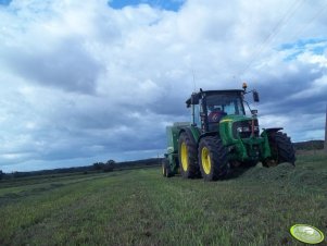 John Deere 5090R & John Deere 623 Silage Special