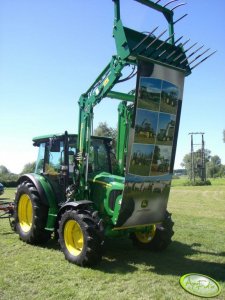 John Deere  5090R