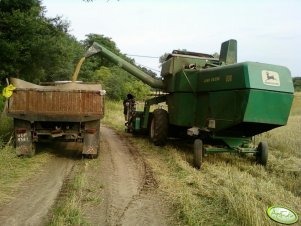 John Deere 530