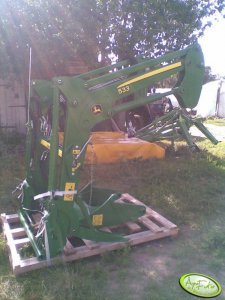 John Deere 533