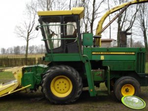 John Deere 5440