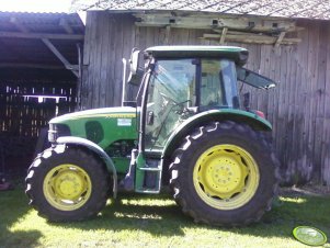 John Deere 5620