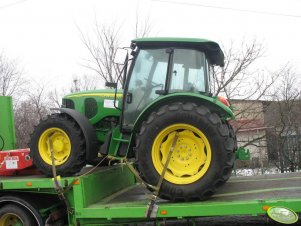 John Deere 5620