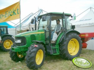 John Deere 5620