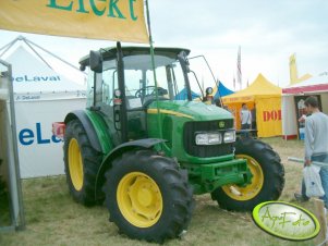 John Deere 5620