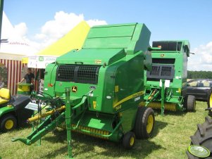 John Deere 568