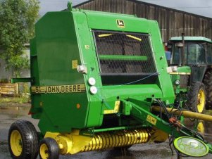 John Deere 570