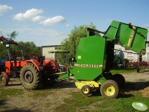 John Deere 570