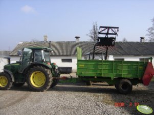 John Deere 5720 + rozrzutnik