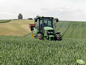 John deere 5720 + rozsiewacz