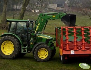 John Deere 5720