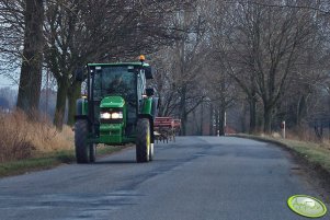 John Deere 5720