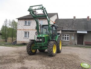 John Deere 5720