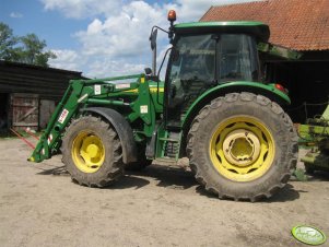 John Deere 5720