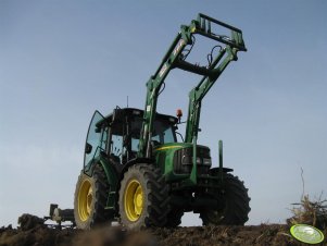 John Deere 5720