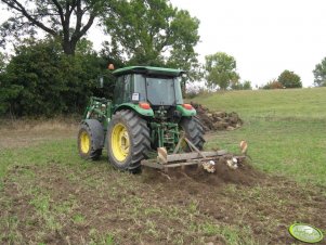 John Deere 5720