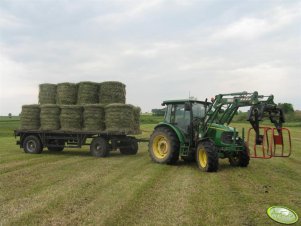 John Deere 5720