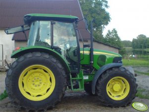 John Deere 5720