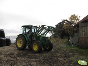 John Deere 5720