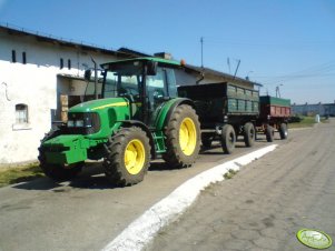 John Deere 5720