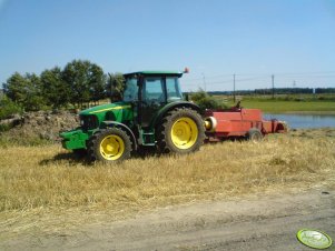 John Deere 5720