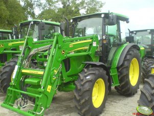 John Deere 5720