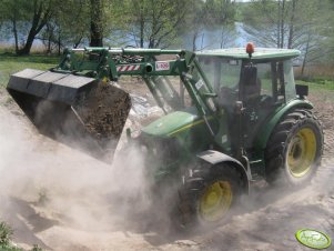 John Deere 5720